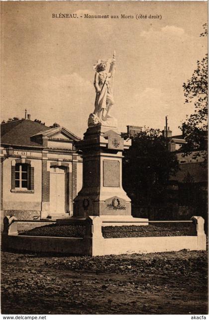 CPA Bleneau - Monument aux Morts - Cote Droit FRANCE (960633)