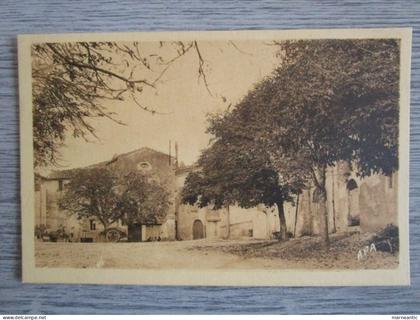 Cpa Bonnieux (83) place Gambetta - anciennement le Terrail