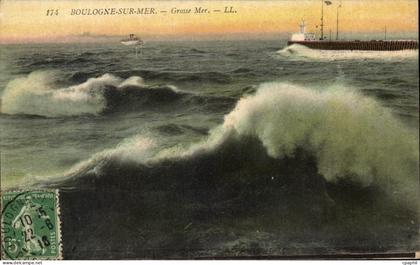 CPA Boulogne Sur Mer Grosse Mer Bateau