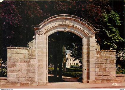 CPM Bourbonne les Bains Hte Marne l'ancien porte