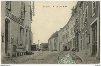 (52) 011, Bourmont, Etienne, Rue Notre Dame (postes), voyagée en 1906, TB