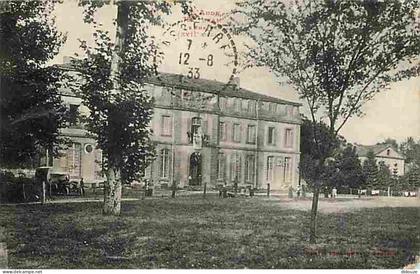 11 - Bram - Le Chateau - Animée - Voyagée en 1926 - Etat coins abimés - CPA - Voir Scans Recto-Verso