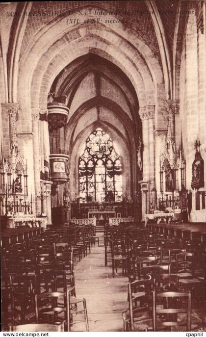 CPA Bressuire (Deux Sevres) Interieur de I Eglise