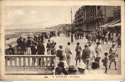 Cabourg CPA La digue