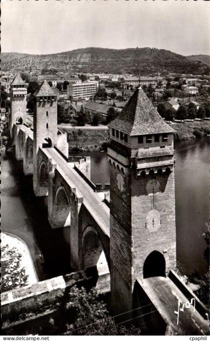 CPA Cahors Le Pont Valentre