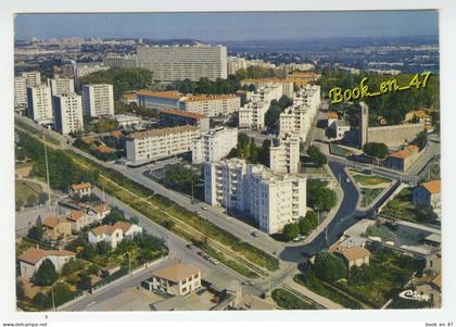 {91043} 69 Rhône Caluire et Cuire , Vue aérienne , Cités de Montessuy , L' église Sainte Bernadette
