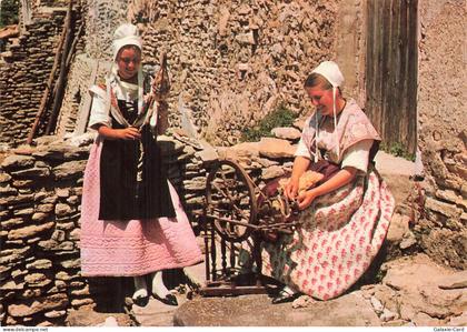 84 CAMARET SUR AIGUES LE ROCHER