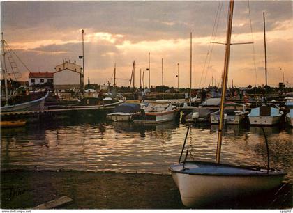 CPM Canet Plage La Plage Radieuse Le Port de Plaisance au crepuscule
