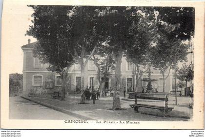 11 CAPENDU - la place, la mairie