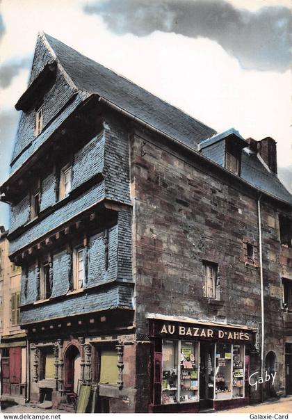 29 CARHAIX PLOUGUER VIEILLES MAISONS DU XVE S RUE AUGUSTE BRIZEUX