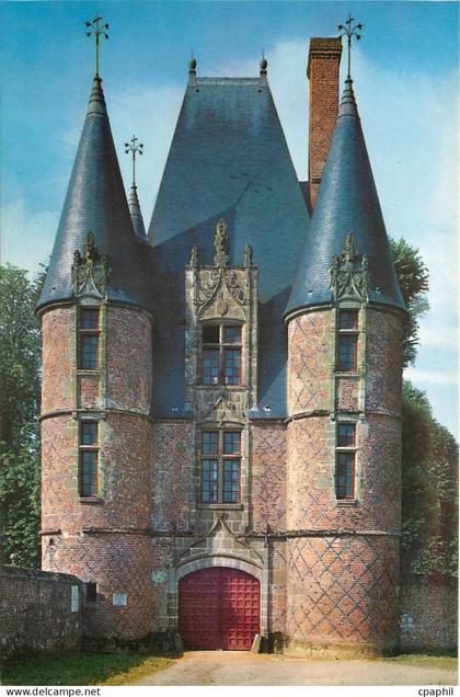 CPM Chateau de Carrouges (Orne) Le Pavillon du Cardinal le Veneur