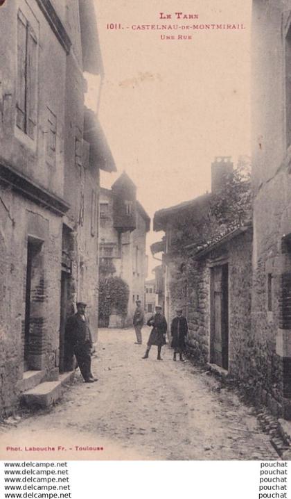 F18-81) CASTELNAU DE MONTMIRAIL (TARN) UNE RUE - ANIMEE - HABITANTS - ( 2 SCANS )