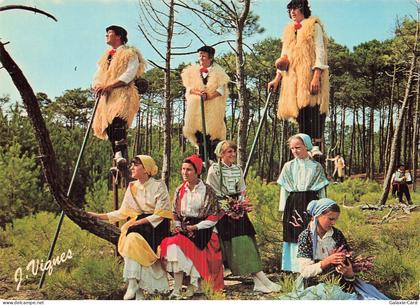 40 CASTETS FOLKLORE LANDAIS