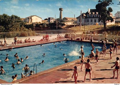 CELLES SUR BELLE   LA PISCINE