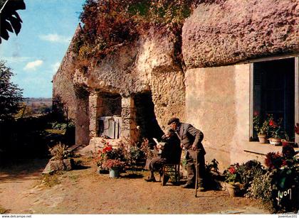 CPSM Val de Loire-Maison Troglodytique  L320