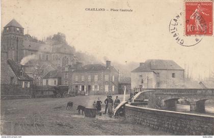 CHAILLAND (Mayenne): Place Centrale