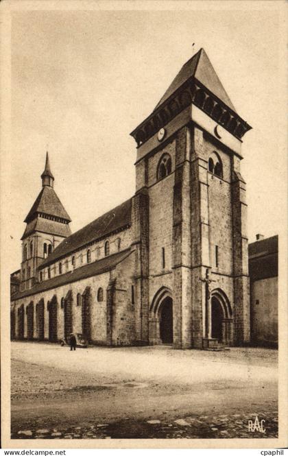 CPA Chambon Sur Voueize L'Eglise