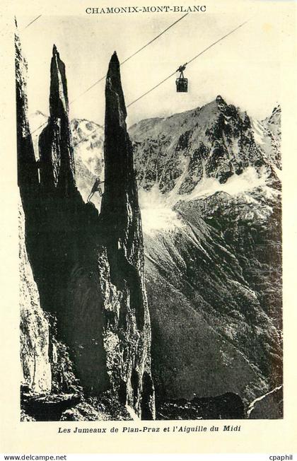 CPA Chamonix Mont Blanc Les Jumeaux de Plan Praz et l'Aiguille du Midi