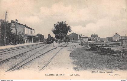 CHAMPS-sur-Yonne - La Gare - Arrivée du Train - Ecrit 1916 (2 scans)