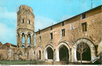 CPM Charroux (Vienne) Ancienne Abbaye Salle Capitulaire et Tour Octogonale dite Tour Charlemagne XIe S