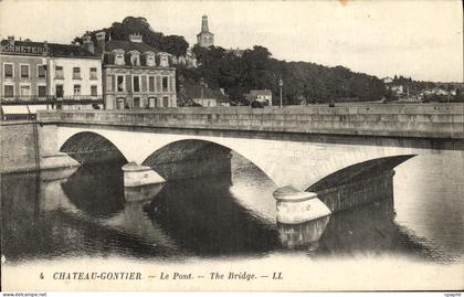 CPA Chateau Gontier Le Pont Bonneterie
