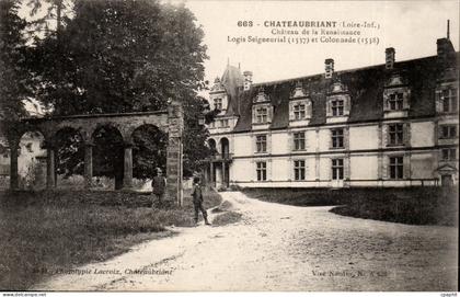 Chateaubriant CPA Chateau de la Renaissance Logis seigneurial (1537) et colonnade (1538)