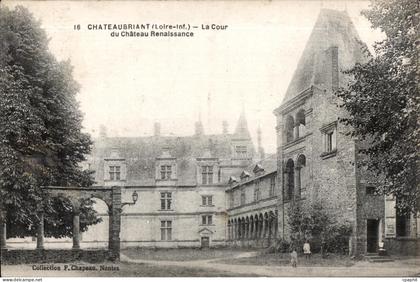 Chateaubriant - La Cour du Chateau - CPA