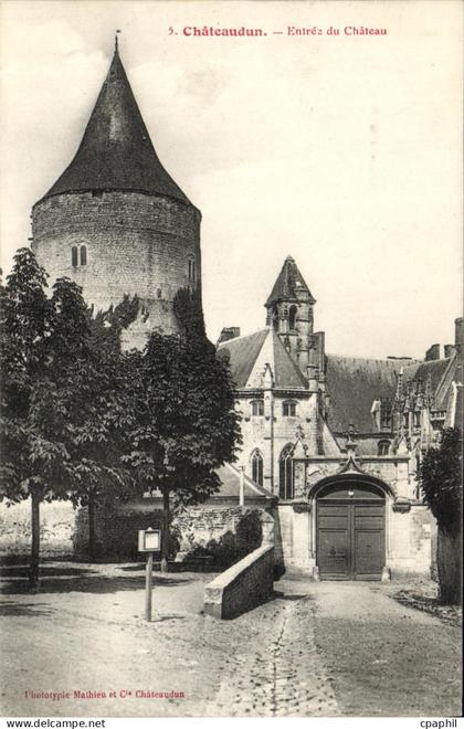 CPA Chateaudun Entree du chateau