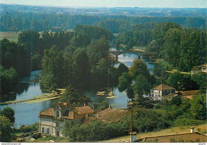 CPM Environs de Chateauneuf sur Charente Saint Simeux Charente Vue d ensemble sur la Charente et le Pont