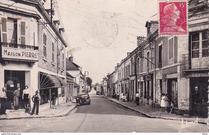 CHATEAUNEUF SUR SARTHE(MAISON PIERRE)
