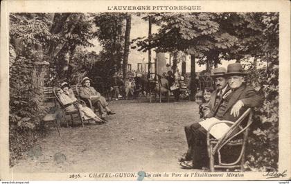 CPA Chatel Guyon Un Coin du Parc de I'Etablissement
