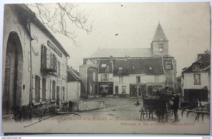 LA PLACE URBAIN II et L'ÉGLISE - CHÂTILLON sur MARNE