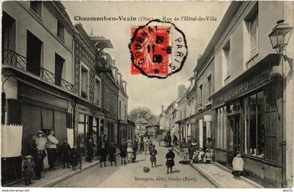 CPA Chaumont-en-Vexin Rue de l'Hotel-de-Ville (1391978)