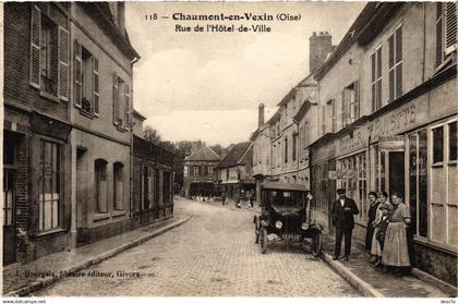 CPA Chaumont-en-Vexin Rue de l'Hotel-de-Ville (1392002)
