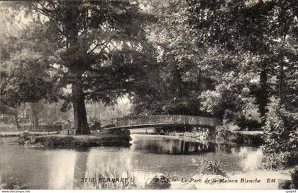 CPA Clamart Le parc de la maison blanche