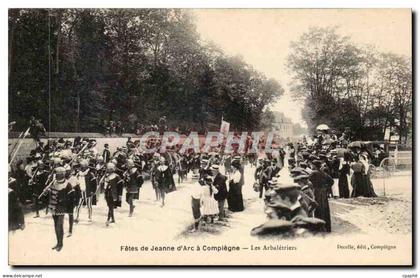 CPA Compiegne Les arbaletriers