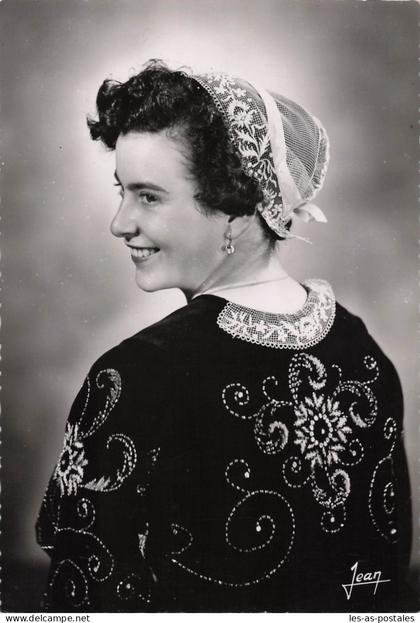 29 CONFORT MEILARS COSTUME TRADITIONNEL