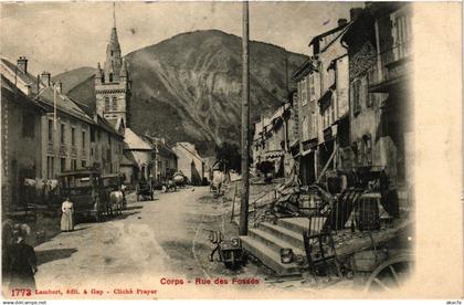 CPA CORPS - Rue des Fosses (392248)