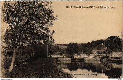 CPA Coulanges sur Yonne Ecluse du Canal (1478350)