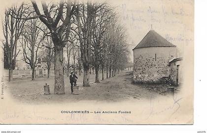 COULOMMIERS - Les Anciens Fossés