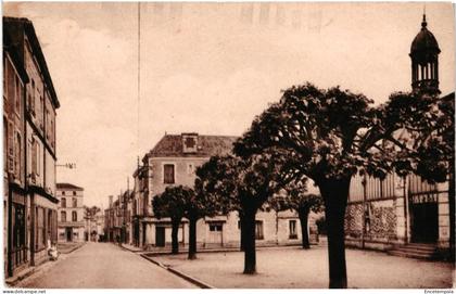 CPA  Carte Postale France Coulonges-sur-l'Autize  Rue du Commerce   VM105585ok