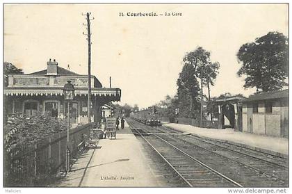 -ref-M234- hauts de seine - courbevoie -  la gare - gares - lignes de chemins de fer - train - trains -