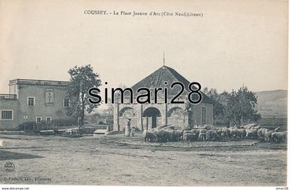 COUSSEY - LA PLACE JEANNE D'ARC (Côté Neufchâteu) (MOUTONS)