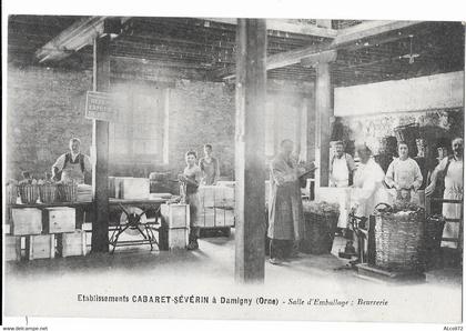 Etablissement Cabaret - Sévérin à DAMIGNY: Salle d'emballage - Beurrerie