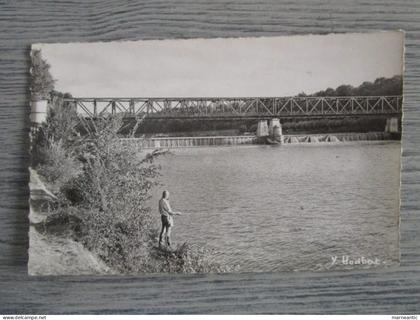 Cpa Dammarie-les-Lys (77) le barrage des vives-eaux sur la Seine