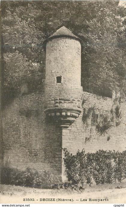 CPA Decize (Nievre) Les Remparts