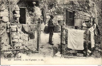 Dieppe - Un Troglodyte - CPA