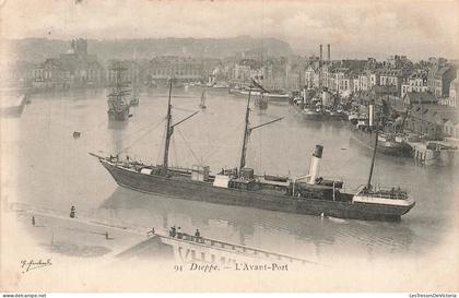 FRANCE - Dieppe - Avant Port - Vue - Bateaux à vapeur - Paquebot - transport - hangards - Carte Postale Ancienne