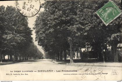 CPA Dieulefit Les Promenades