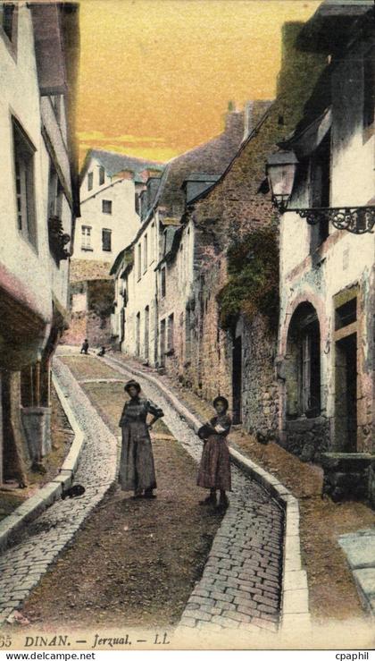 CPA Dinan Jerzual Femmes